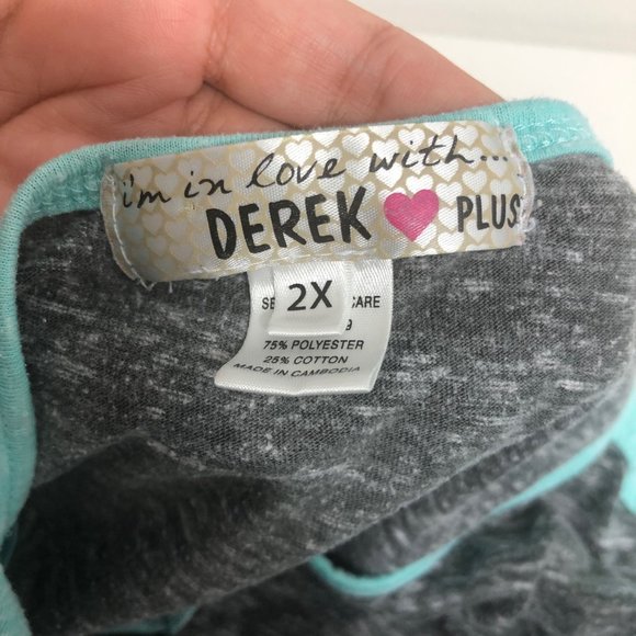 I’m In Love With Derrick Women's Grey Shirt size 2x - Picture 6 of 6